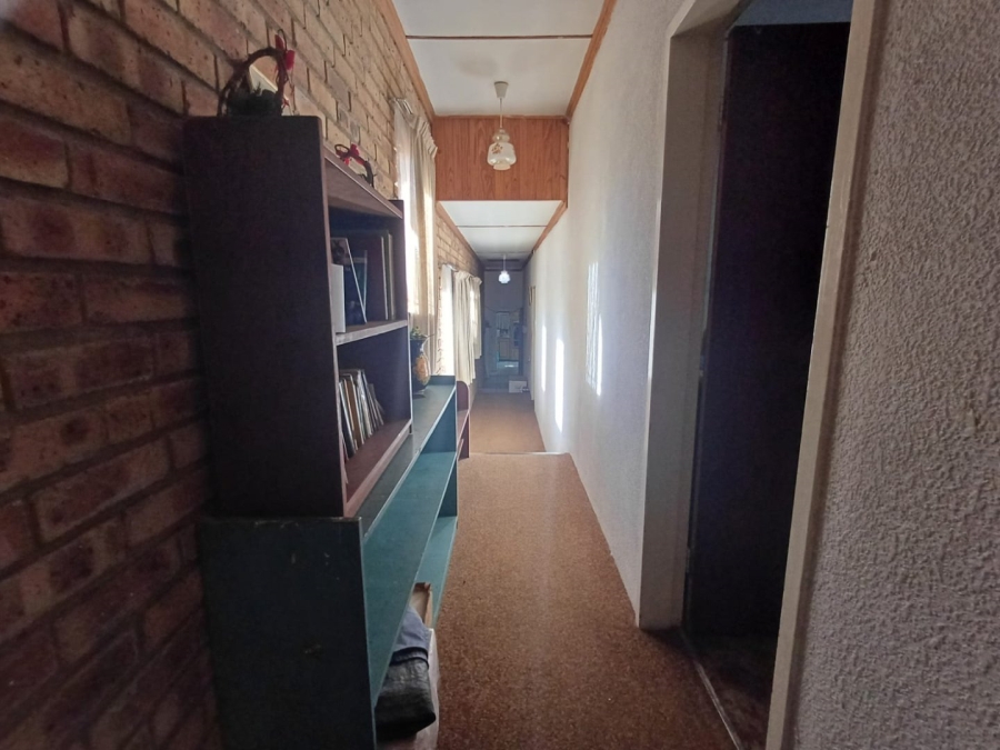 5 Bedroom Property for Sale in Oudorp North West